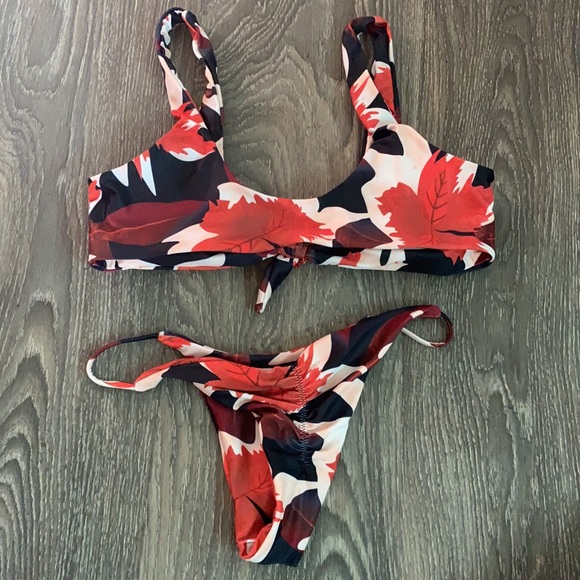 ❌ SOLD❌ Bikini Set - Picture 2 of 4